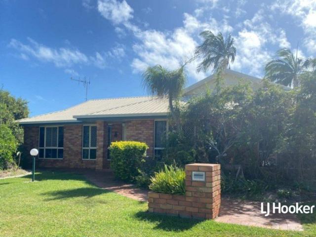 COASTAL COMFORT & SPACIOUS FAMILY LIVING IN THE HEART OF BARGARA