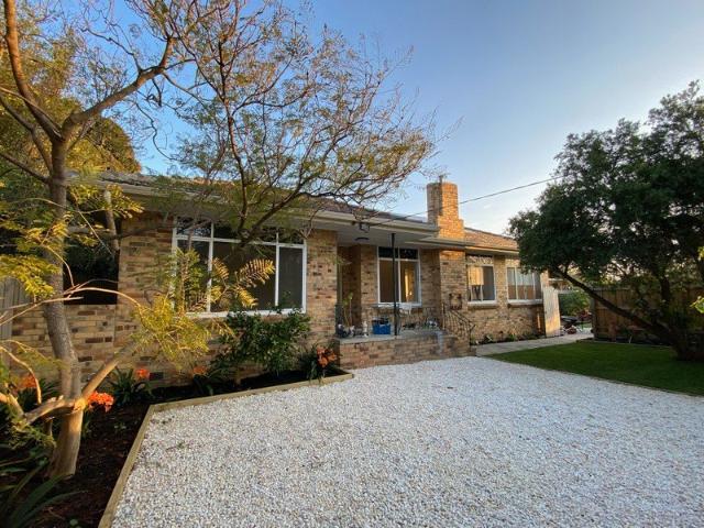 Coastal Comfort & Style: Beautifully Renovated 2 Bedroom Home
