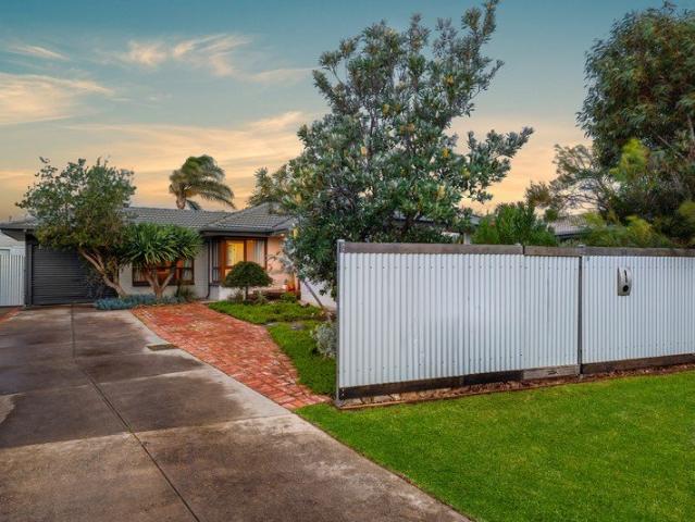 Coastal Comfort Steps from Seaford Beach Fully Updated Family Living