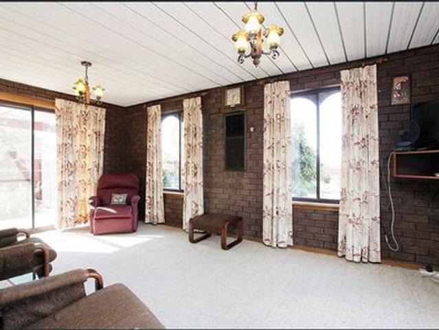 Coastal Comfort With Views To Enjoy