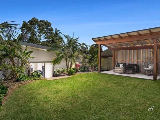 COASTAL COMFORT WITH AMPLE PARKING SPACE