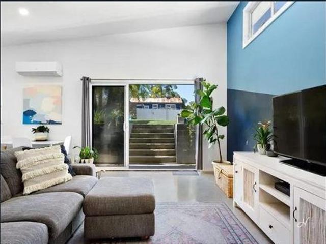 COASTAL COMFORT WITH AMPLE PARKING SPACE