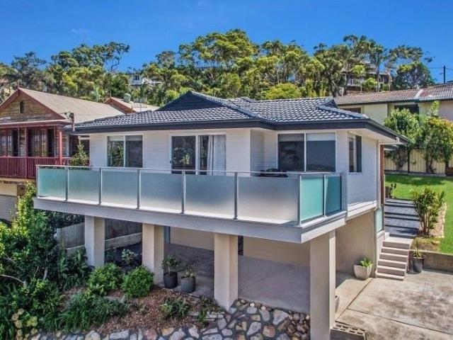 Coastal Comfort with Elevated Views to Terrigal