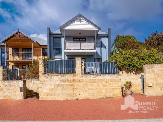 Coastal Comfort with Ocean Views & Low Maintenance Living