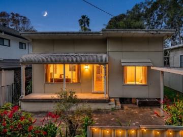 Coastal convenience meets Endless Potential in an Unbeatable Location with a Flat Walk to Avoca Beach