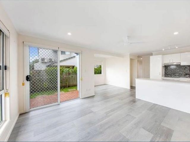 Coastal Convenience and Modern Comfort!