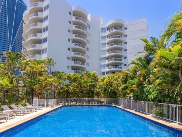 Coastal Convenience Between Broadbeach & Surfers Paradise