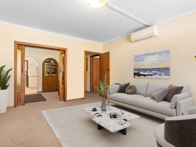 Coastal Convenience Close to the Beach
