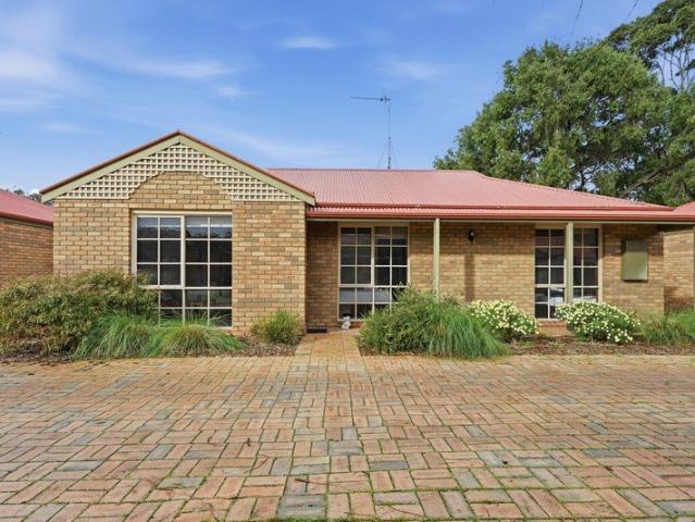 Coastal Convenience in a Prime Location