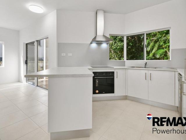 Coastal Convenience in the Heart of Trinity Beach