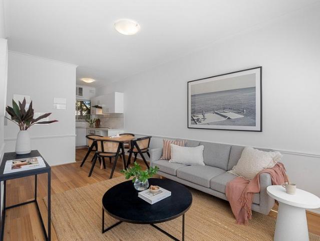 Coastal Convenience in the Heart of Glenelg North