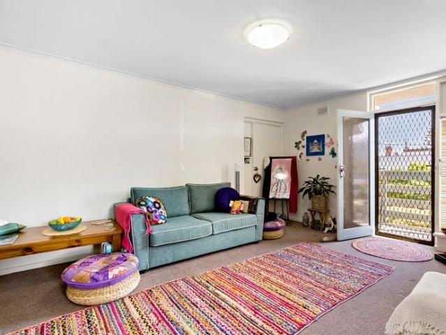 Coastal Convenience in the Heart of Glenelg