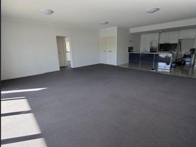 Coastal Convenience in the Heart of Redcliffe