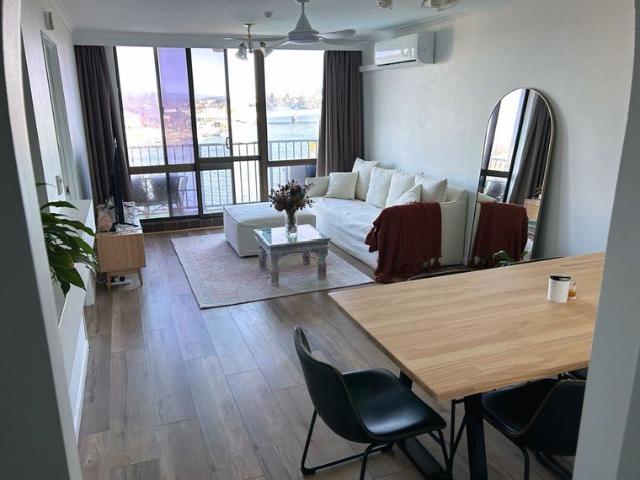 Coastal Convenience in the Heart of Surfers Paradise