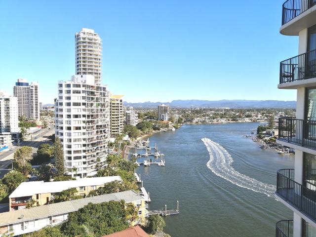 Coastal Convenience in the Heart of Surfers Paradise