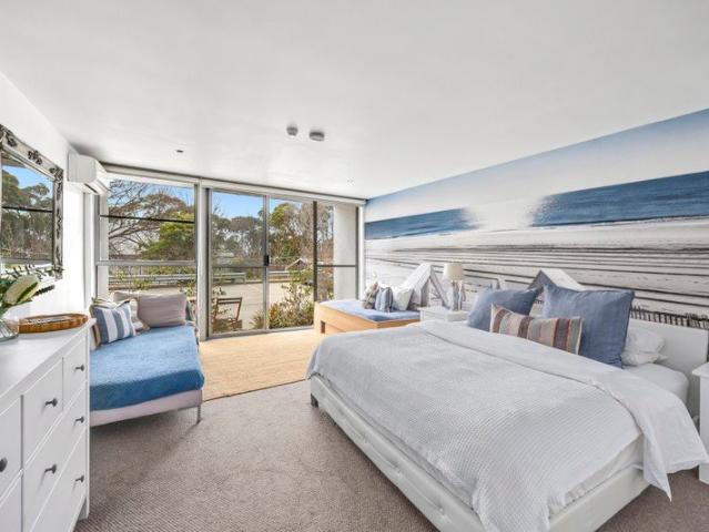 COASTAL CONVENIENCE, STEPS TO THE BEACH
