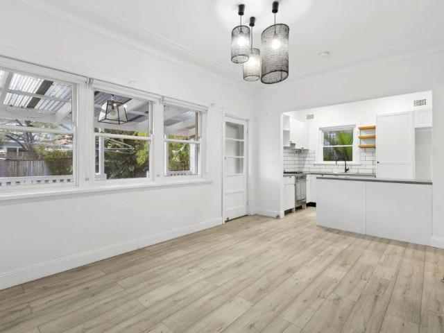 Coastal Cottage in the Heart of Freshwater – 6 to 8 Month Lease Term