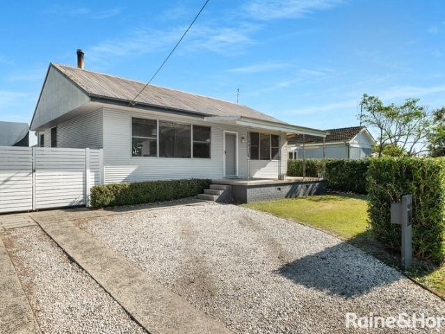Coastal Cottage Living with Shed & Potential
