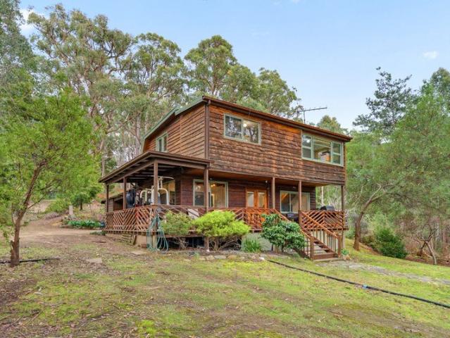 Coastal Country Charm on 1.4 Hectares