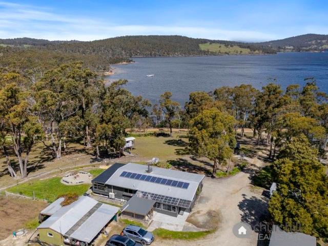 Coastal, Country, Beach Side Setting on Bruny Island