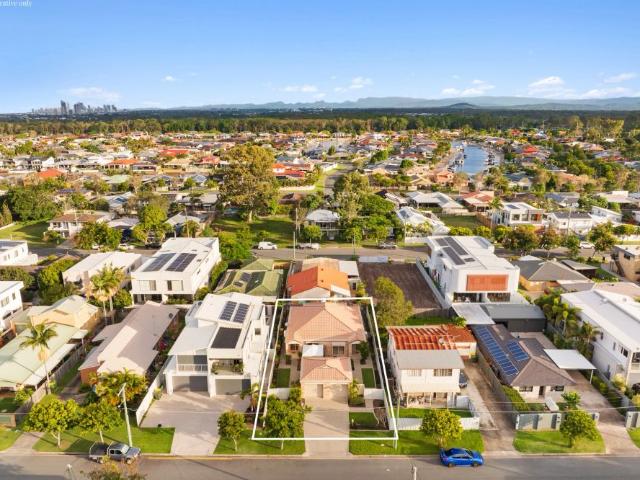 Coastal Duplex Living in the Heart of Paradise Point