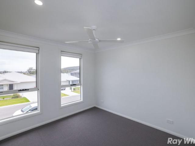 COASTAL DUPLEX MODERN, SPACIOUS & CONVENIENT!