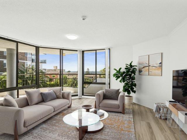 Coastal Delight Beachside Bliss Awaits You in Wollongong!