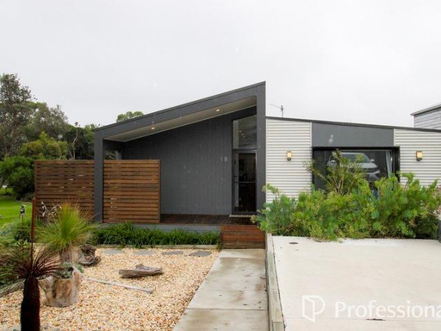 Coastal Elegance Meets Effortless Living