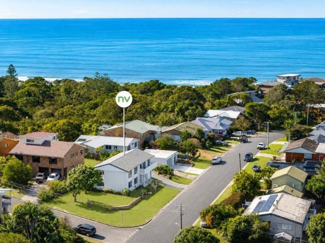 COASTAL ELEGANCE IN THE HEART OF SCOTTS HEAD