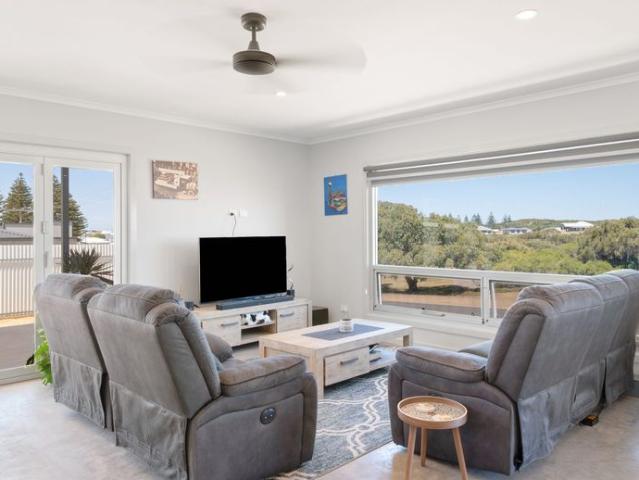 Coastal Elegance with Lagoon Views