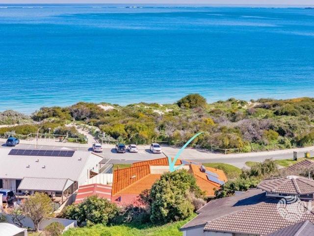 COASTAL ELEGANCE WITH PANORAMIC OCEAN VIEWS
