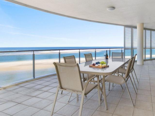 COASTAL ELEGANCE WITH PANORAMIC WATER VIEWS MEDICI, GOLDEN BEACH