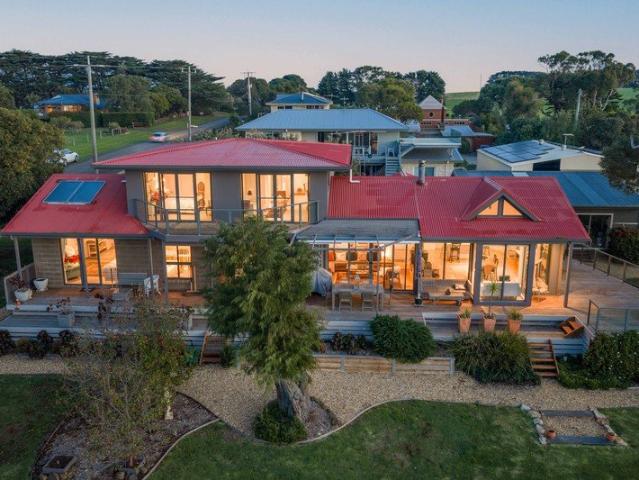 Coastal Elegance with Unrivalled Western Port Bay Views