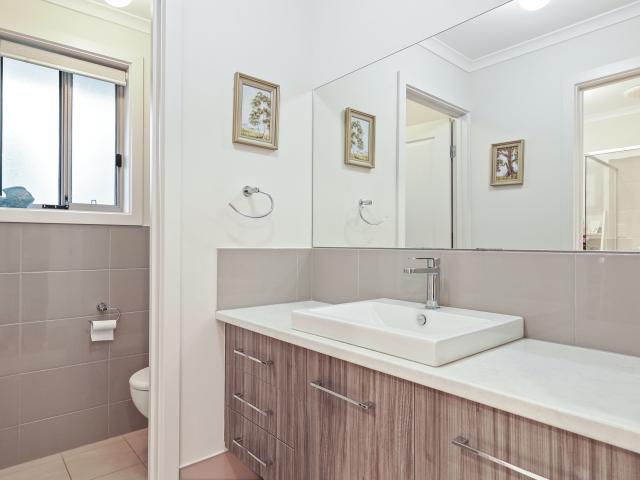 Coastal Elevation, Bluff & Sea Views with Space to Breathe