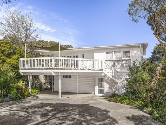 Coastal Entertainer with Privacy, Style & Village Convenience