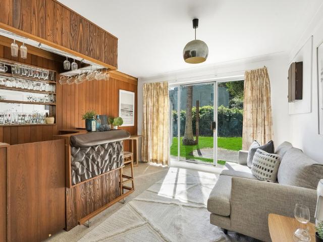 Coastal Family Home Rear laneway access