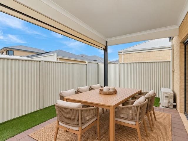 COASTAL FAMILY LIVING IN A LOCATION YOU'LL LOVE