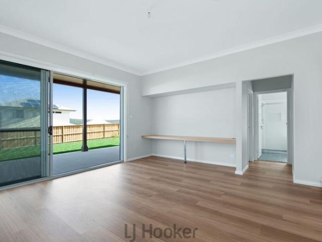 Coastal Family Living in Beautiful Catherine Hill Bay