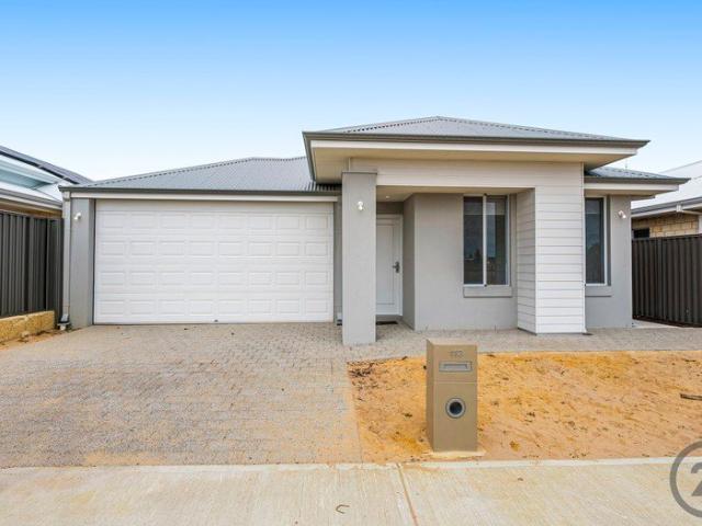 Coastal Family Living in Madora Bay