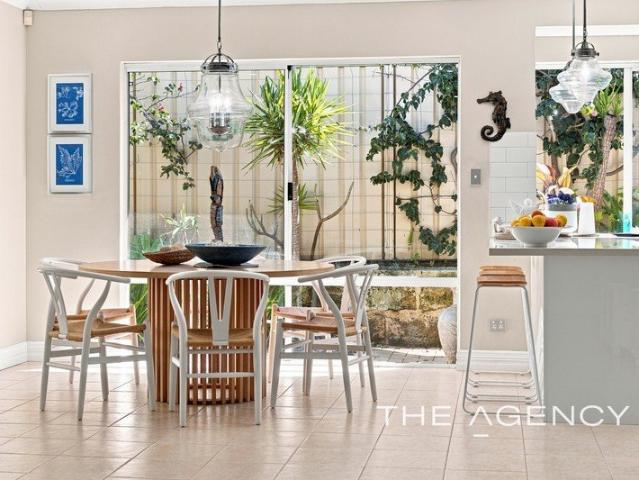 Coastal Family Living in Sought After Oceanside Gardens Estate!