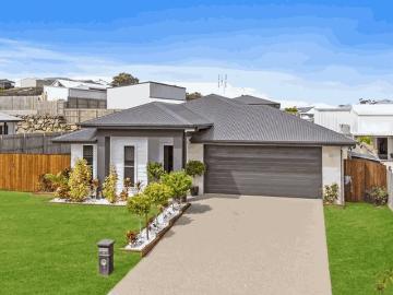 Coastal Family Living in the Heart of Seahaven