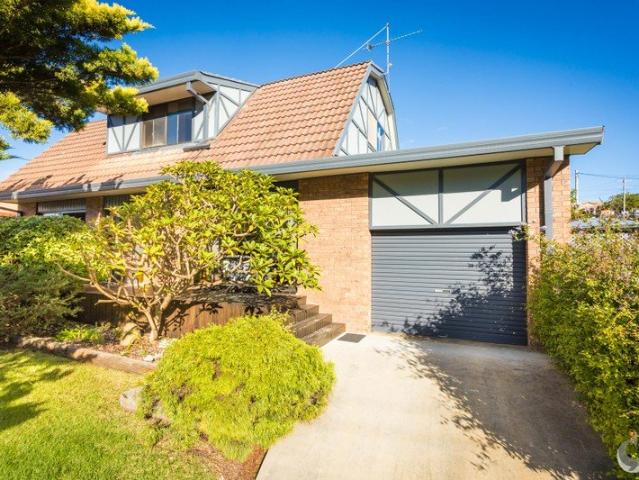 Coastal Family Living Just 400m from the Beach