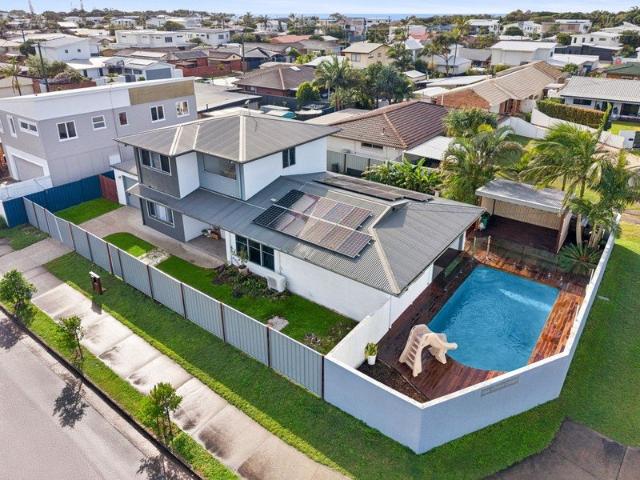Coastal Family Living Just 350m from the Beach