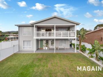 Coastal Family Living with Ocean Views & Incredible Shedding