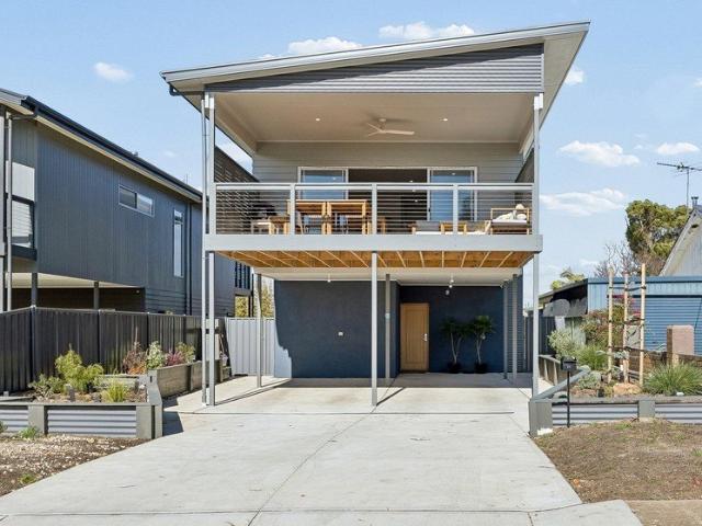 Coastal Family Living with Space, Comfort and Convenience