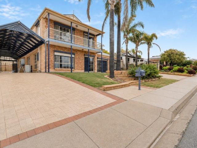 Coastal Family Living with Stunning Ocean Views