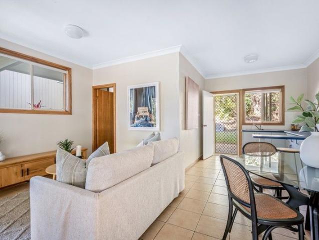 Coastal garden villa Walking distance to beach Electricity, internet and water included