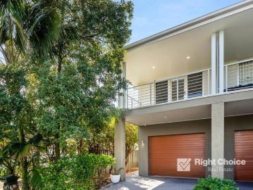 Coastal Gem with Space, Privacy & Harbourside Lifestyle