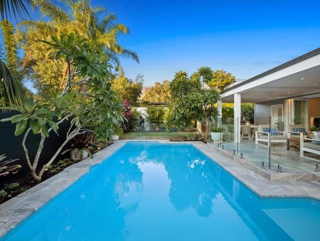 Coastal Hamptons Family Home In A Convenient Location