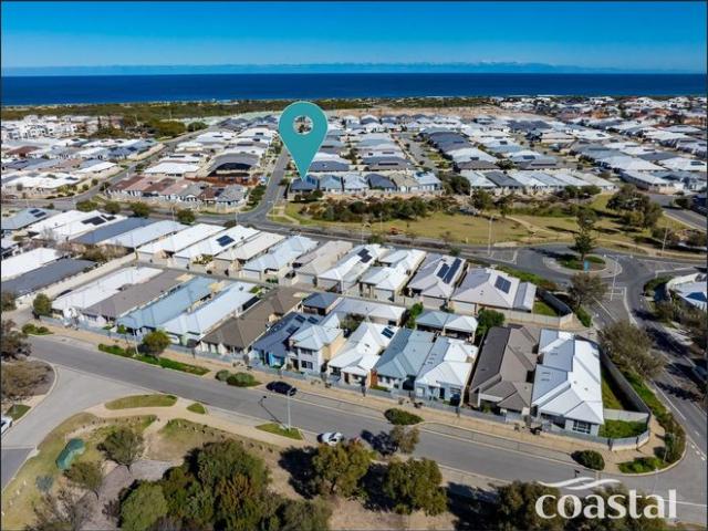 Coastal Home Opposite Parkland in Golden Bay